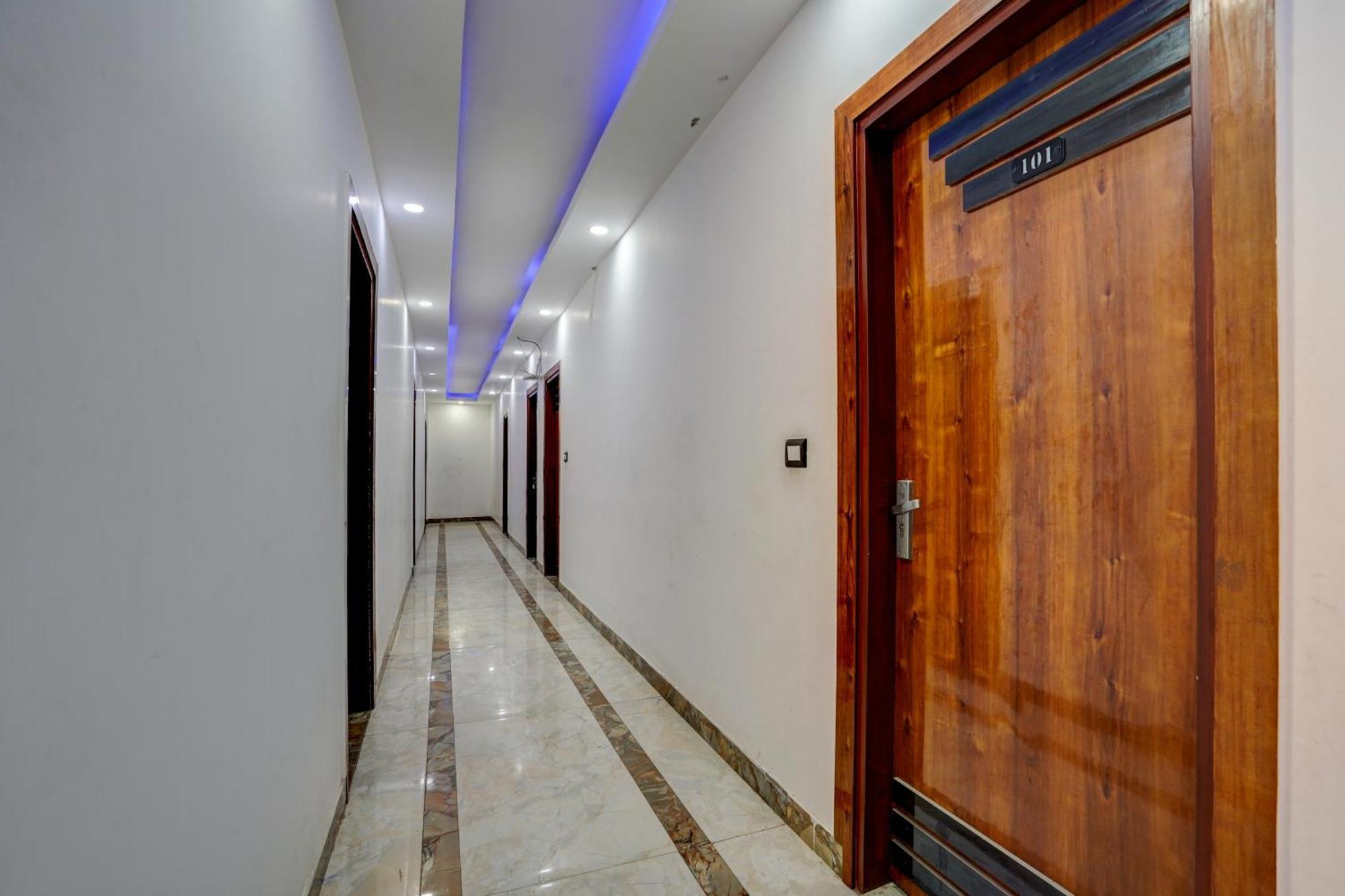ניו דלהי Hotel Hight Krone A Family Hotel Near Igi Airport Delhi מראה חיצוני תמונה
