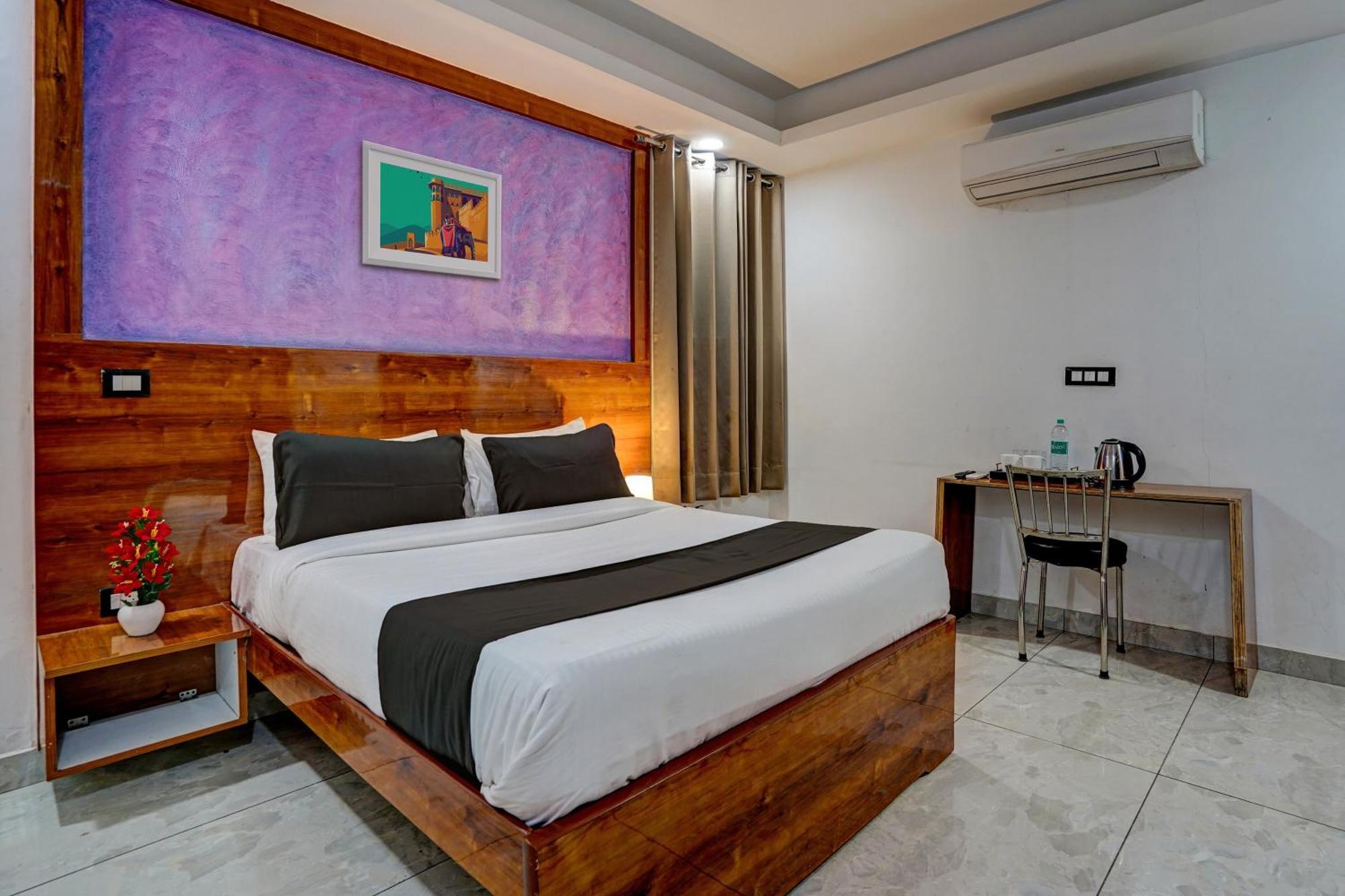 ניו דלהי Hotel Hight Krone A Family Hotel Near Igi Airport Delhi מראה חיצוני תמונה