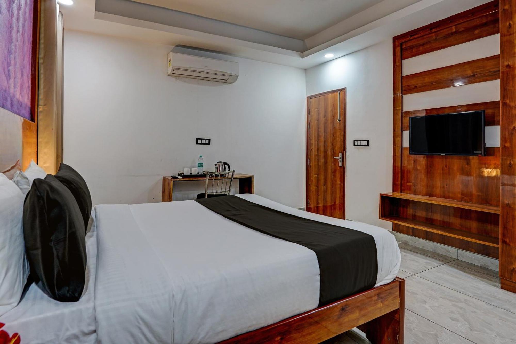 ניו דלהי Hotel Hight Krone A Family Hotel Near Igi Airport Delhi מראה חיצוני תמונה