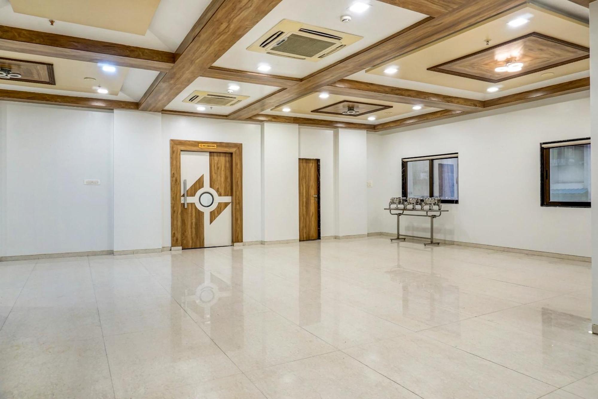 ניו דלהי Hotel Hight Krone A Family Hotel Near Igi Airport Delhi מראה חיצוני תמונה
